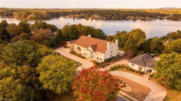 822 36th Avenue PL, Hickory, NC 28601