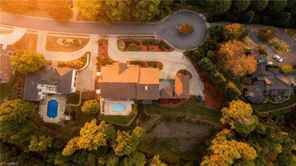 822 36th Avenue PL, Hickory, NC 28601