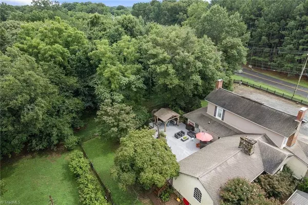 1307 Oakridge Farm Highway, Mooresville, NC 28115