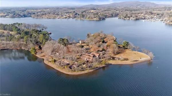 6692 Valwood RD, Conover, WV 26813