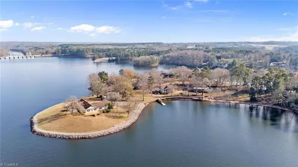 6692 Valwood RD, Conover, WV 26813