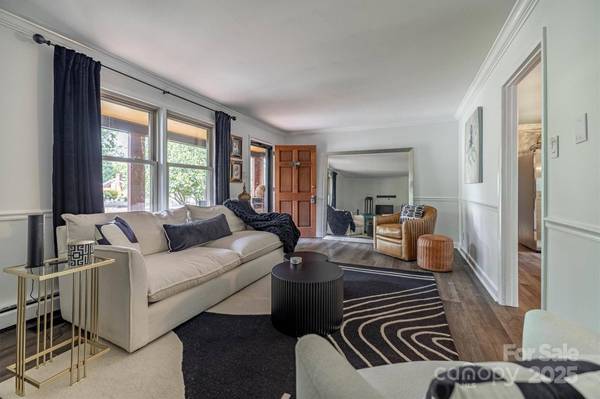 1952 13th ST NE, Hickory, NC 28601