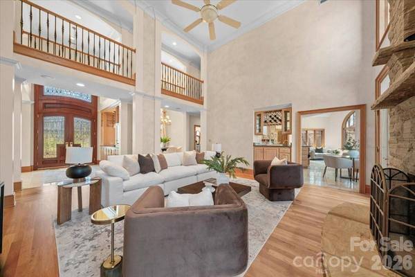 1043 Rolling Green DR, Newton, NC 28658