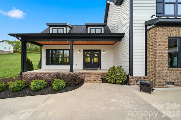 157 Franklin LN, Taylorsville, NC 28681