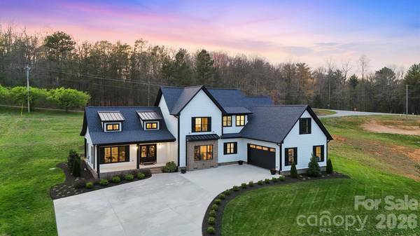 157 Franklin LN, Taylorsville, NC 28681