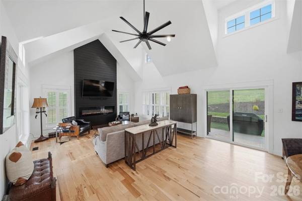 157 Franklin LN, Taylorsville, NC 28681