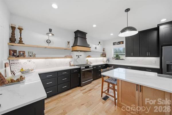 157 Franklin LN, Taylorsville, NC 28681