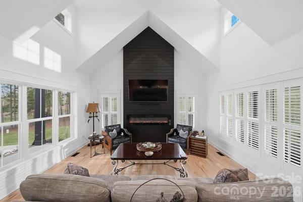 157 Franklin LN, Taylorsville, NC 28681