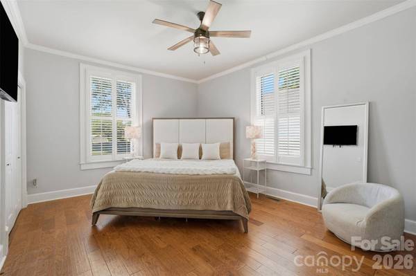 500 N Main AVE, Newton, NC 28658