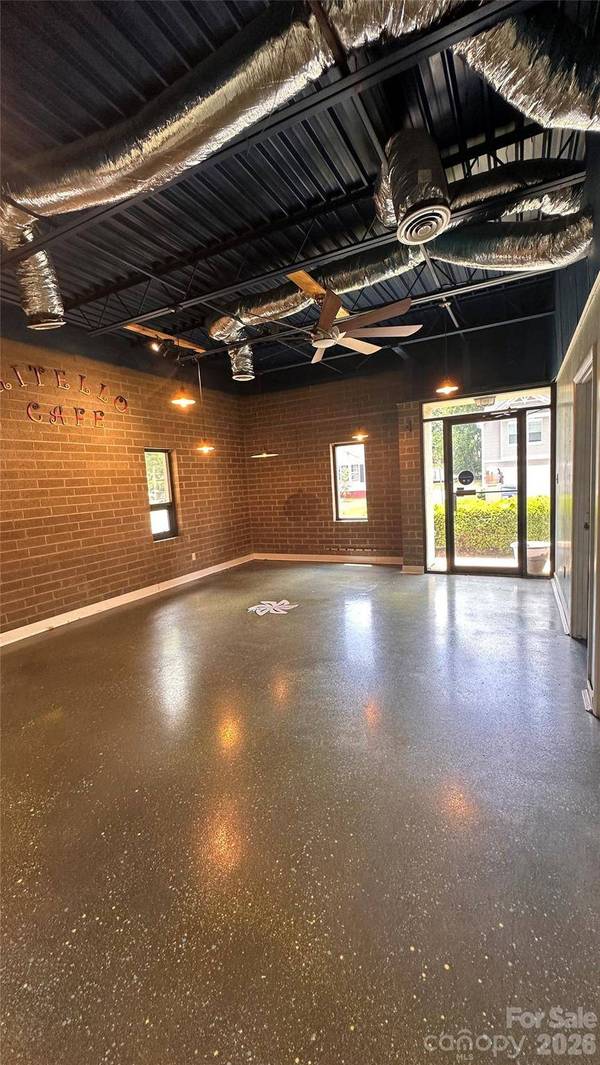 415 1st AVE SE, Hickory, NC 28602