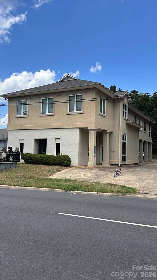 415 1st AVE SE, Hickory, NC 28602