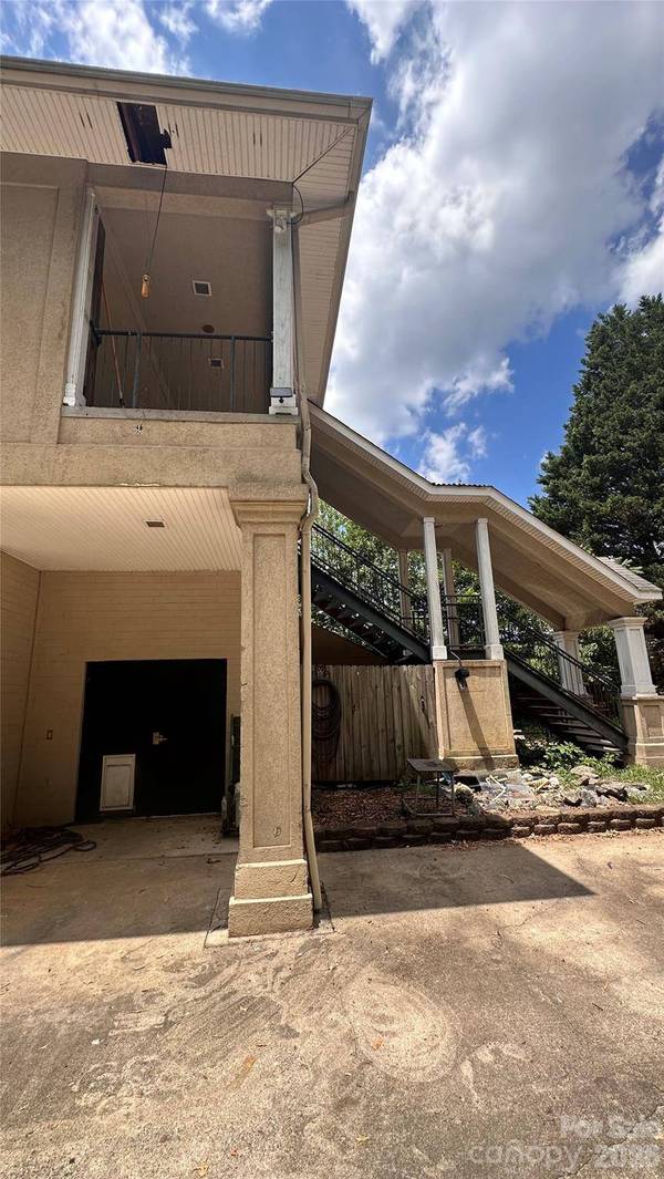 415 1st AVE SE, Hickory, NC 28602