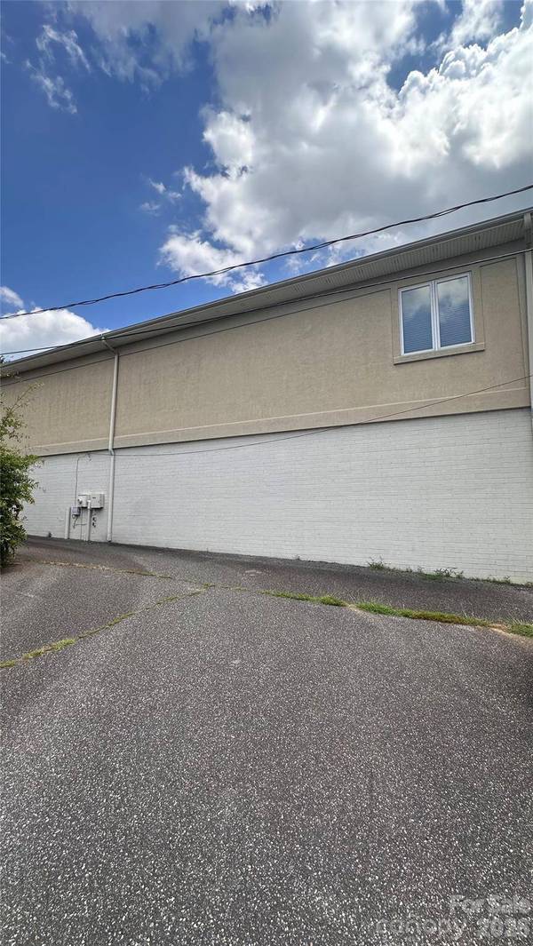 415 1st AVE SE, Hickory, NC 28602