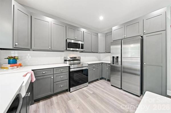 1350 Sam Hefner RD, Granite Falls, NC 28630