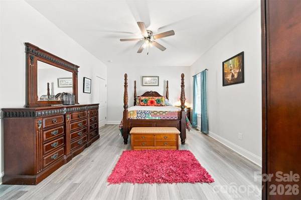 1350 Sam Hefner RD, Granite Falls, NC 28630