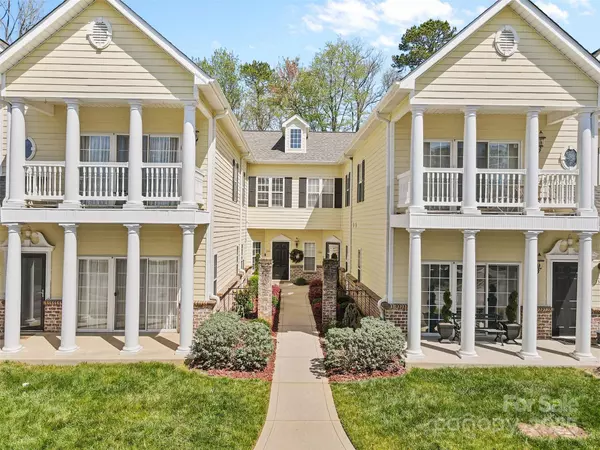 1386 21st AVE NE, Hickory, NC 28601