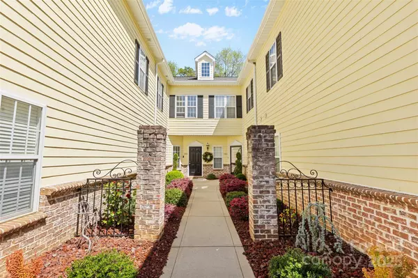 1386 21st AVE NE, Hickory, NC 28601