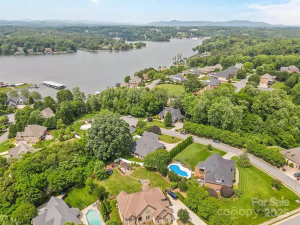 133 43rd Avenue LN NW, Hickory, NC 28601