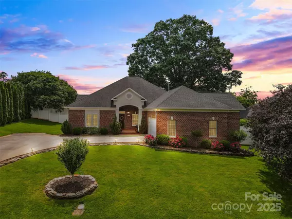 133 43rd Avenue LN NW, Hickory, NC 28601