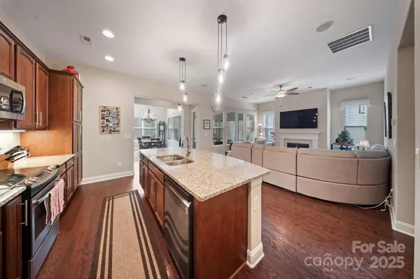 151 Chimney Rock CT, Denver, NC 28037