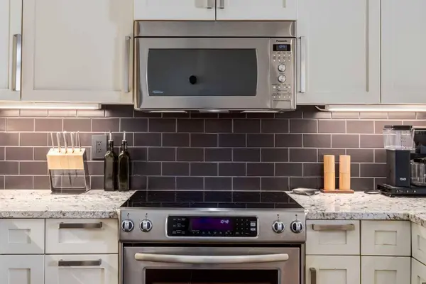 1419 10 ST SW, Calgary, AB T2R1E7