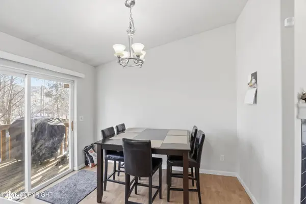 2011 Courage CIR, Anchorage, AK 99507