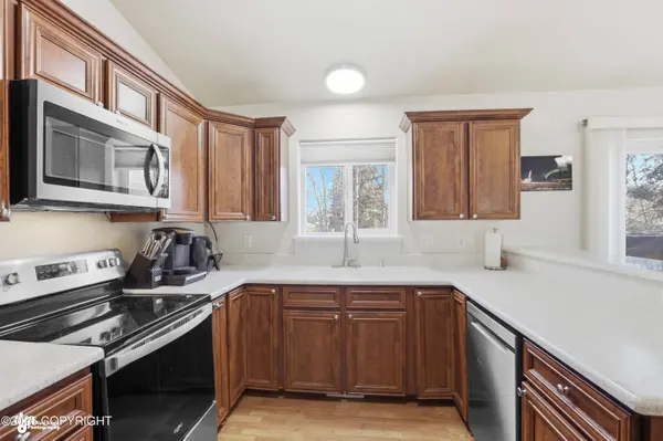 2011 Courage CIR, Anchorage, AK 99507