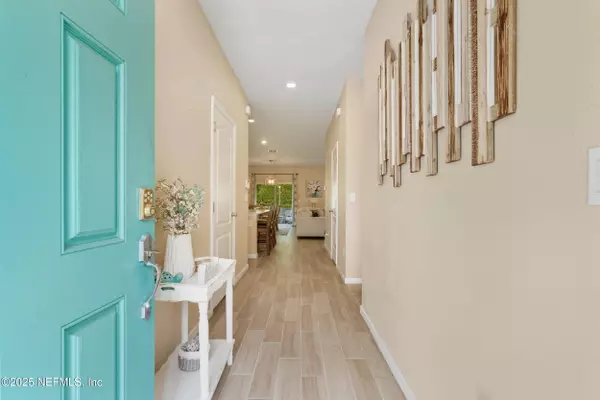 16252 BLOSSOM LAKE DR, Jacksonville, FL 32218