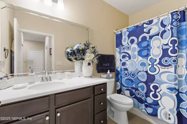 16252 BLOSSOM LAKE DR, Jacksonville, FL 32218