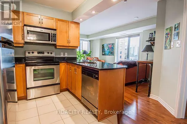 314 Central Park DR #601, Ottawa, ON K2C0R2