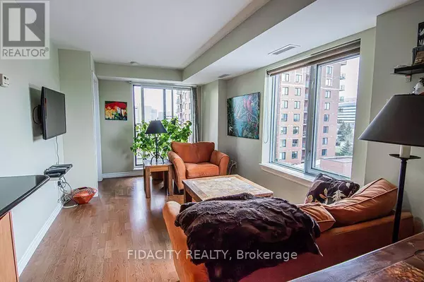 314 Central Park DR #601, Ottawa, ON K2C0R2