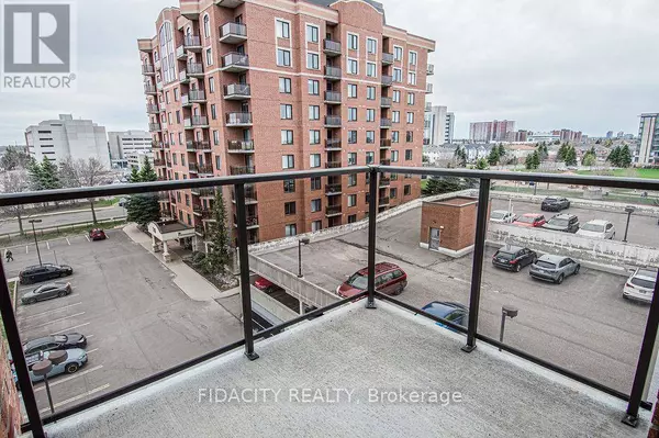 314 Central Park DR #601, Ottawa, ON K2C0R2