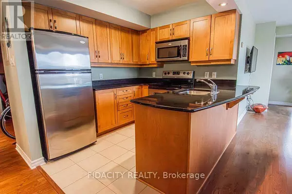 314 Central Park DR #601, Ottawa, ON K2C0R2