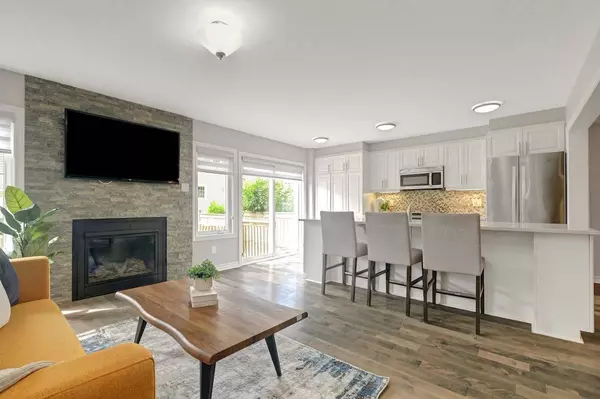 525 Foxlight CIR, Kanata, ON K2M 0L9