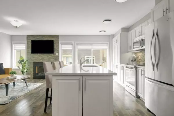 525 Foxlight CIR, Kanata, ON K2M 0L9