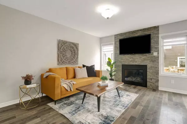 525 Foxlight CIR, Kanata, ON K2M 0L9