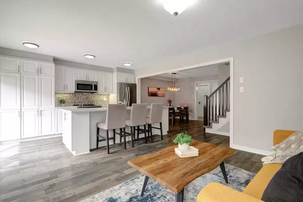 525 Foxlight CIR, Kanata, ON K2M 0L9