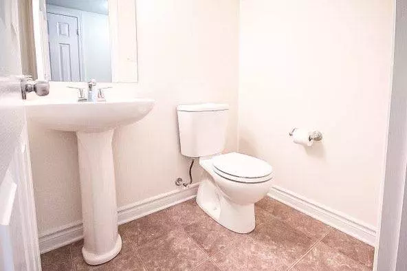 525 Stonefield Private #2, Barrhaven, ON K2G 4R4