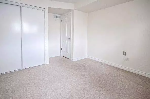 525 Stonefield Private #2, Barrhaven, ON K2G 4R4