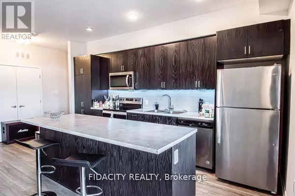 225 Citiplace DR #H, Ottawa, ON K2E0A8