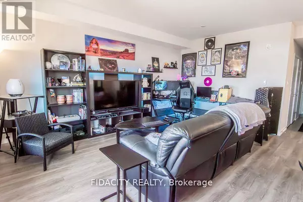 225 Citiplace DR #H, Ottawa, ON K2E0A8