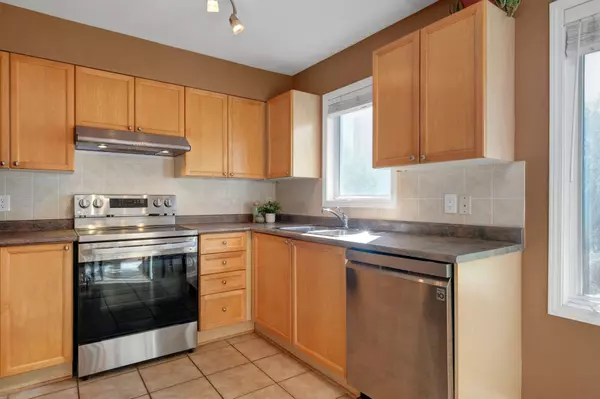 83 Manhattan CRES, Carlington - Central Park, ON K2C 4B8