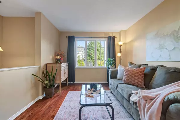 83 Manhattan CRES, Carlington - Central Park, ON K2C 4B8