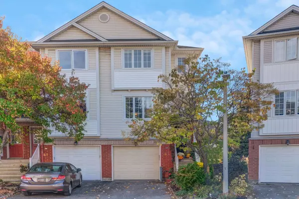 83 Manhattan CRES, Carlington - Central Park, ON K2C 4B8