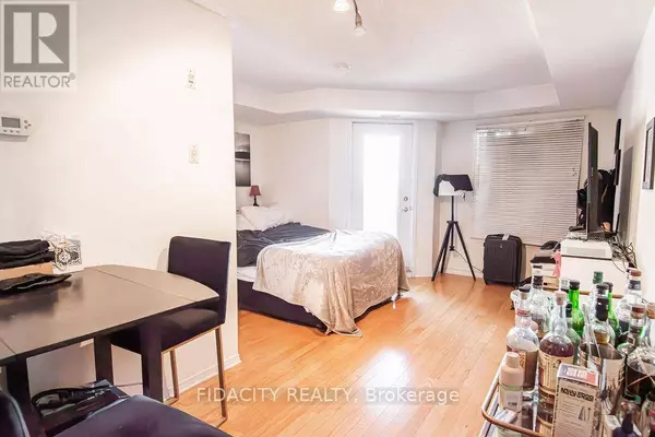 310 Central Park DR #5C, Ottawa, ON K2C4G4