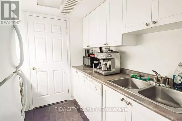 310 Central Park DR #5C, Ottawa, ON K2C4G4