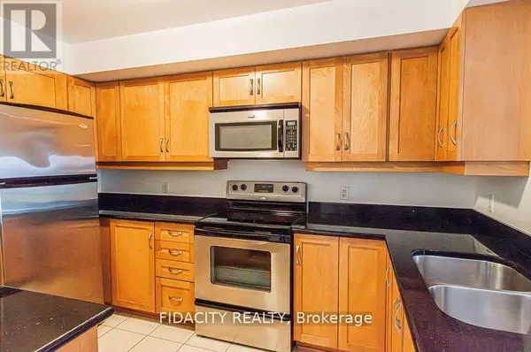 314 Central Park DR #511, Ottawa, ON K2C0R2