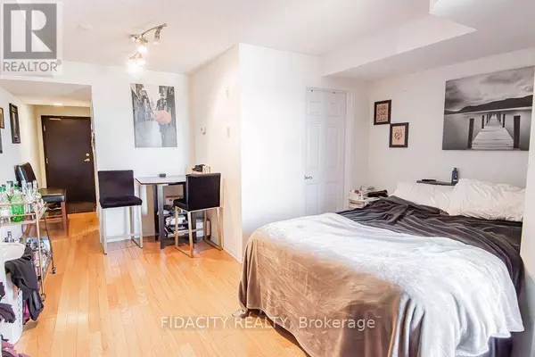 310 Central Park DR #5C, Ottawa, ON K2C4G4