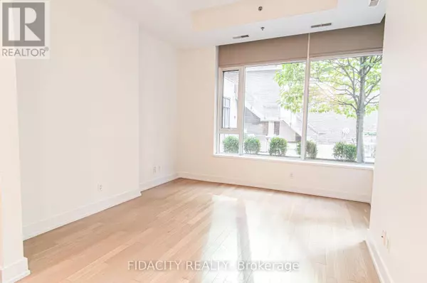 360 Patricia AVE #107, Ottawa, ON K1Z0A8