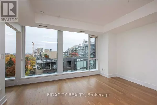 360 Patricia AVE #820, Ottawa, ON K1Z0A8